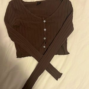 button front rib-knit lettuce trim tee